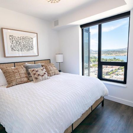 Awesome View 21 Two Bedroom One Bath Downtown Lake View Near Beach Kelowna Exterior foto
