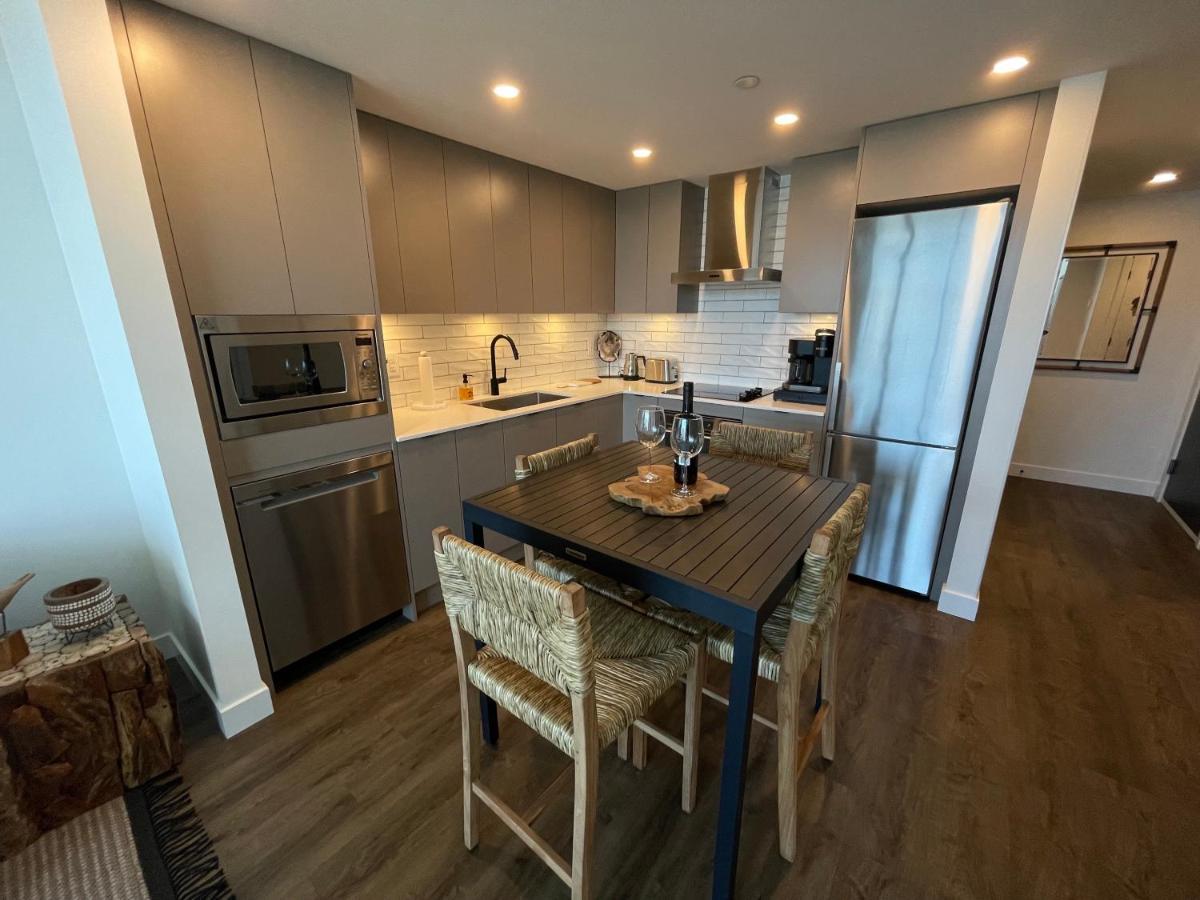 Awesome View 21 Two Bedroom One Bath Downtown Lake View Near Beach Kelowna Exterior foto