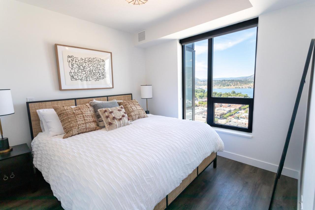 Awesome View 21 Two Bedroom One Bath Downtown Lake View Near Beach Kelowna Exterior foto